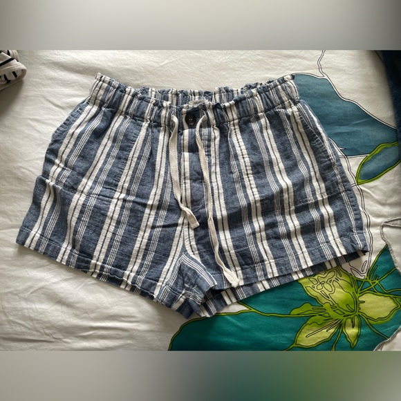 ⭐️4/$20 Forever 21 chambray denim shorts - Picture 1 of 2